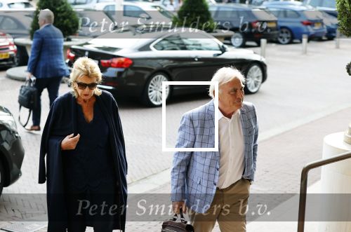 Amsterdam 11 september 2020
Modeshow (coronaproof) van Sheila de Vries in het Hilton Hotel. Rik Felderhof kwam met mevr Noorlander