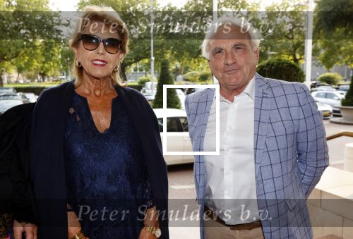 Amsterdam 11 september 2020
Modeshow (coronaproof) van Sheila de Vries in het Hilton Hotel. Rik Felderhof kwam met mevr Noorlander
