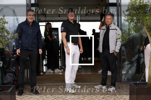 Badhoevedorp 3 september 2020
Golfwedstrijd Makelaars kantoor Bart ter Haar met oa Ruud Gullit , Karin de Rooij Martijn Krabbe en Winston Gerschtanowitz. Ze spelen op golfbaan de international.
