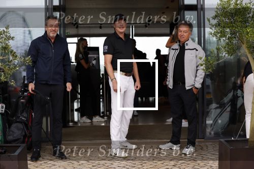 Badhoevedorp 3 september 2020
Golfwedstrijd Makelaars kantoor Bart ter Haar met oa Ruud Gullit , Karin de Rooij Martijn Krabbe en Winston Gerschtanowitz. Ze spelen op golfbaan de international.. Yves Gijraths en Roberto Meyer