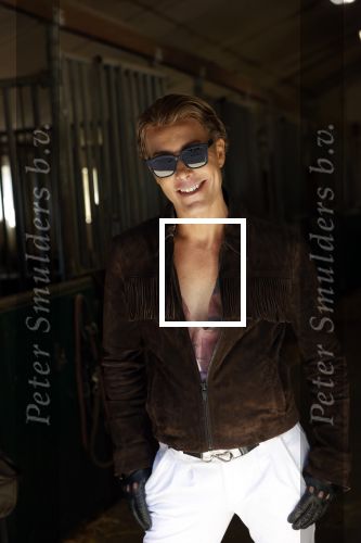 Wassenaar 15 september 2020
Rogier Smit heeft als verjaardagscadeau een rit op een paard gekregen . Het is bij manege de Friezen Hendrikse