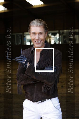 Wassenaar 15 september 2020
Rogier Smit heeft als verjaardagscadeau een rit op een paard gekregen . Het is bij manege de Friezen Hendrikse