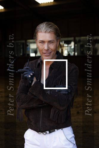 Wassenaar 15 september 2020
Rogier Smit heeft als verjaardagscadeau een rit op een paard gekregen . Het is bij manege de Friezen Hendrikse
