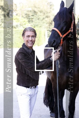 Wassenaar 15 september 2020
Rogier Smit heeft als verjaardagscadeau een rit op een paard gekregen . Het is bij manege de Friezen Hendrikse