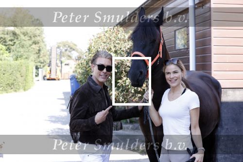Wassenaar 15 september 2020
Rogier Smit heeft als verjaardagscadeau een rit op een paard gekregen . Het is bij manege de Friezen Hendrikse