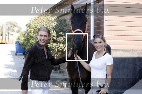 Wassenaar 15 september 2020
Rogier Smit heeft als verjaardagscadeau een rit op een paard gekregen . Het is bij manege de Friezen Hendrikse