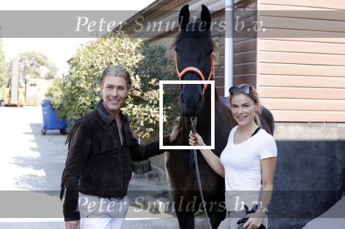 Wassenaar 15 september 2020
Rogier Smit heeft als verjaardagscadeau een rit op een paard gekregen . Het is bij manege de Friezen Hendrikse