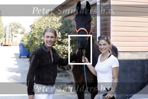 Wassenaar 15 september 2020
Rogier Smit heeft als verjaardagscadeau een rit op een paard gekregen . Het is bij manege de Friezen Hendrikse