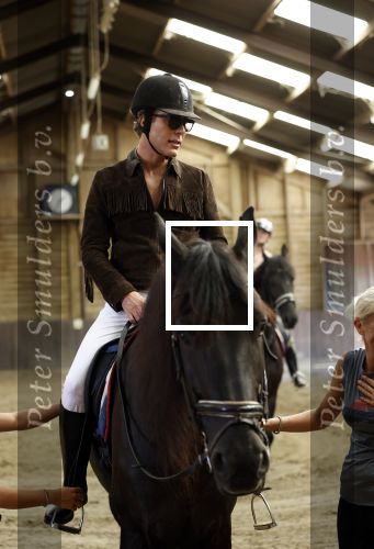 Wassenaar 15 september 2020
Rogier Smit heeft als verjaardagscadeau een rit op een paard gekregen . Het is bij manege de Friezen Hendrikse