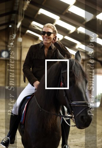 Wassenaar 15 september 2020
Rogier Smit heeft als verjaardagscadeau een rit op een paard gekregen . Het is bij manege de Friezen Hendrikse
