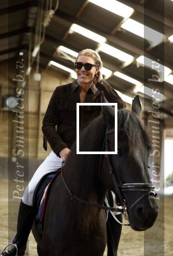 Wassenaar 15 september 2020
Rogier Smit heeft als verjaardagscadeau een rit op een paard gekregen . Het is bij manege de Friezen Hendrikse