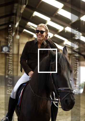 Wassenaar 15 september 2020
Rogier Smit heeft als verjaardagscadeau een rit op een paard gekregen . Het is bij manege de Friezen Hendrikse
