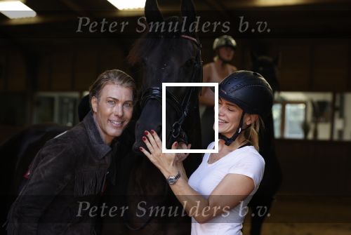 Wassenaar 15 september 2020
Rogier Smit heeft als verjaardagscadeau een rit op een paard gekregen . Het is bij manege de Friezen Hendrikse