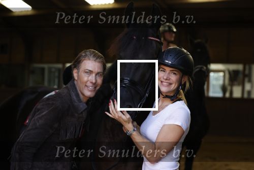 Wassenaar 15 september 2020
Rogier Smit heeft als verjaardagscadeau een rit op een paard gekregen . Het is bij manege de Friezen Hendrikse