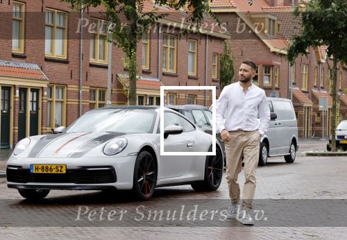 Amsterdam 26 augustus 2020
Rolf Sanchez met zijn porsche 911