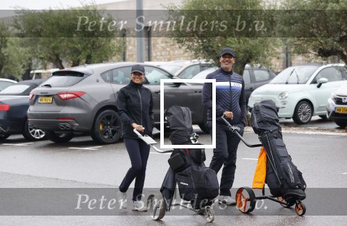 Badhoevedorp 3 september 2020
Golfwedstrijd Makelaars kantoor Bart ter Haar met oa Ruud Gullit , Karin de Rooij Martijn Krabbe en Winston Gerschtanowitz. Ze spelen op golfbaan de international.