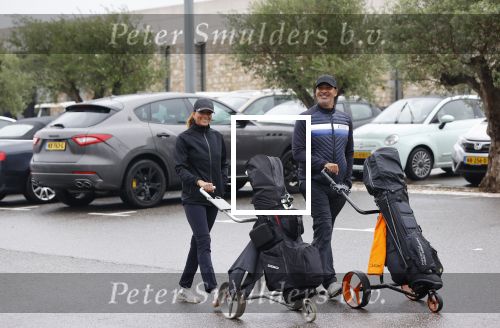 Badhoevedorp 3 september 2020
Golfwedstrijd Makelaars kantoor Bart ter Haar met oa Ruud Gullit , Karin de Rooij Martijn Krabbe en Winston Gerschtanowitz. Ze spelen op golfbaan de international.