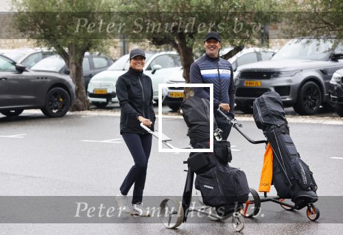 Badhoevedorp 3 september 2020
Golfwedstrijd Makelaars kantoor Bart ter Haar met oa Ruud Gullit , Karin de Rooij Martijn Krabbe en Winston Gerschtanowitz. Ze spelen op golfbaan de international.