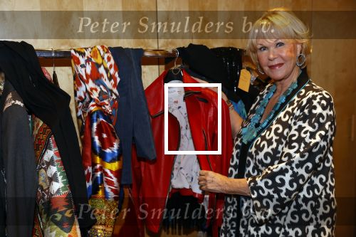 Amsterdam 11 september 2020
Modeshow (coronaproof) van Sheila de Vries in het Hilton Hotel. Sheila de Vries met haar zoon