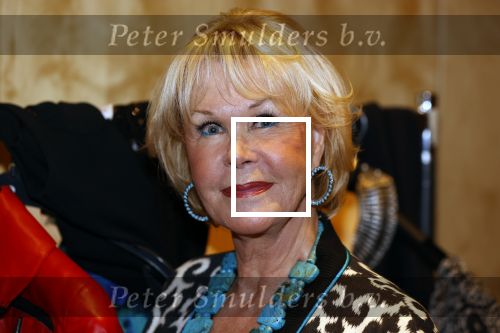 Amsterdam 11 september 2020
Modeshow (coronaproof) van Sheila de Vries in het Hilton Hotel. Sheila de Vries met haar zoon