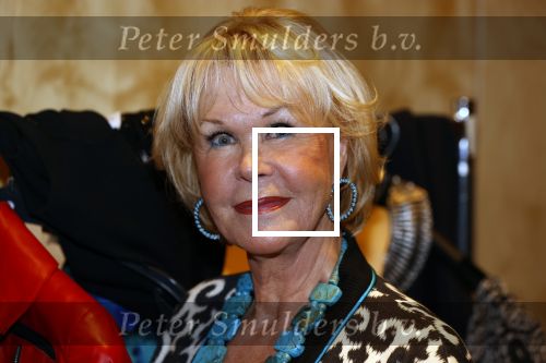Amsterdam 11 september 2020
Modeshow (coronaproof) van Sheila de Vries in het Hilton Hotel. Sheila de Vries met haar zoon