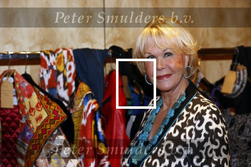 Amsterdam 11 september 2020
Modeshow (coronaproof) van Sheila de Vries in het Hilton Hotel. Sheila de Vries met haar zoon