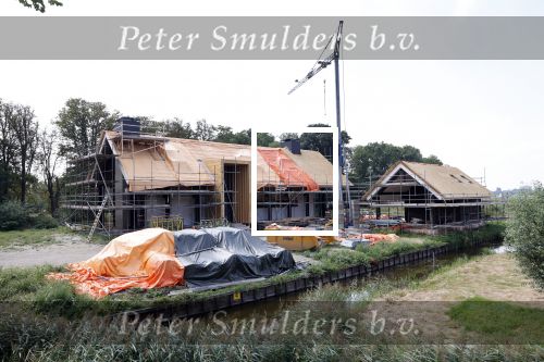 Amstelbveen 15 en 16 augustus 2020
De nieuwe villa / huis van Sven Kramer en Naomi v As in aanbouw aan de Amstel.