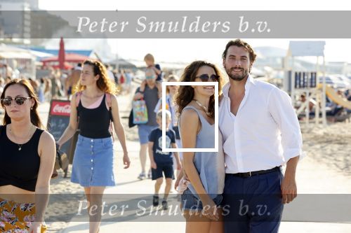 Scheveningen 15 september 2020
Thierry Baudet met zijn verloofde/vriendin Davide Heijmans op het strand bij Scheveningen.