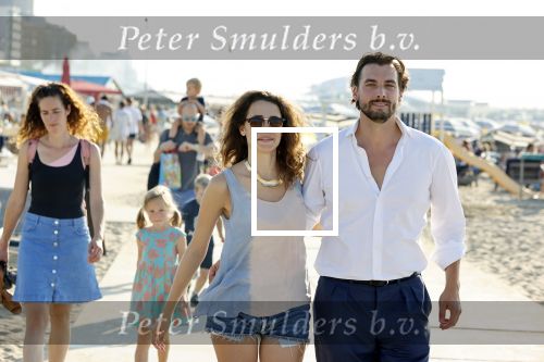 Scheveningen 15 september 2020
Thierry Baudet met zijn verloofde/vriendin Davide Heijmans op het strand bij Scheveningen.