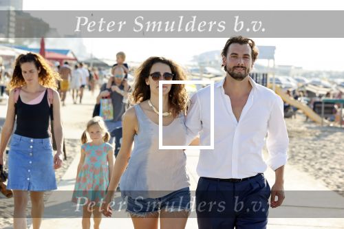 Scheveningen 15 september 2020
Thierry Baudet met zijn verloofde/vriendin Davide Heijmans op het strand bij Scheveningen.