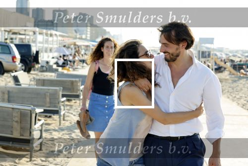 Scheveningen 15 september 2020
Thierry Baudet met zijn verloofde/vriendin Davide Heijmans op het strand bij Scheveningen.