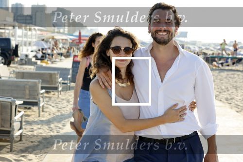 Scheveningen 15 september 2020
Thierry Baudet met zijn verloofde/vriendin Davide Heijmans op het strand bij Scheveningen.