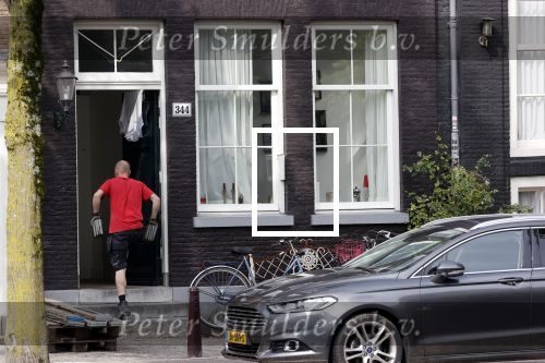 Amsterdam 17 augustus 2020
Het huis van Youp v t Hek en zijn vrouw Debbie Petter wordt verbouwd