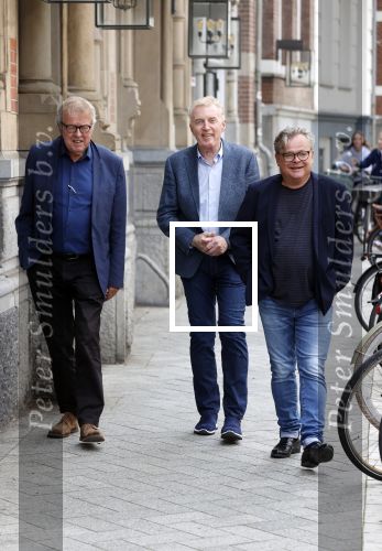 Amsterdam 26 augustus 2021
Presentatie magazine van het DeLaMar theater . Joop v d Ende geeft toespraak . Simone Kleinsma kreeg het eerste exemplaar. Andre v Duin