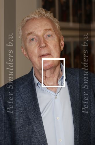 Amsterdam 26 augustus 2021
Presentatie magazine van het DeLaMar theater . Joop v d Ende geeft toespraak . Simone Kleinsma kreeg het eerste exemplaar. Andre v Duin