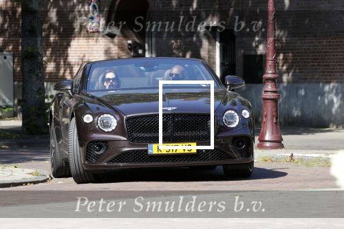 Amsterdam 14 augustus 2021
Annemarie v gaal met haar man in hun nieuwe Bentley cabrio in Amsterdam zuid