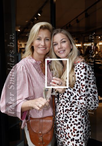 Hilversum 31 augustus 2021
Presentatie kledinglijn Lonneke Nooteboom in samenwerking met Shoeby. Anouk Hoogendijk en Anouk Smulders