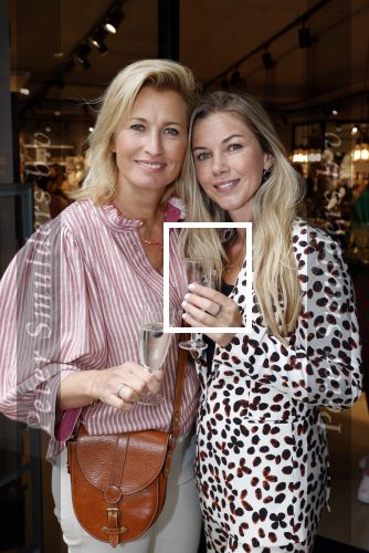 Hilversum 31 augustus 2021
Presentatie kledinglijn Lonneke Nooteboom in samenwerking met Shoeby. Anouk Hoogendijk en Anouk Smulders