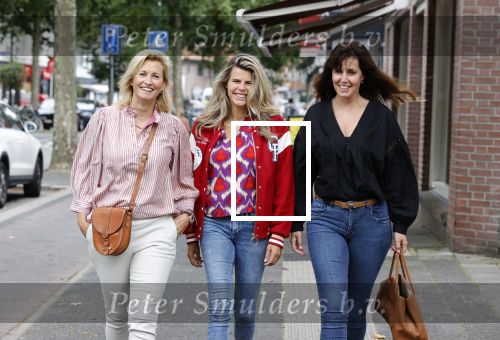 Hilversum 31 augustus 2021
Presentatie kledinglijn Lonneke Nooteboom in samenwerking met Shoeby. Anouk Smulders met Kirsten Schilder en Kim Kotter