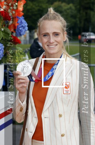 Den Haag 10 augustus 2021
De olympische sporters die een medaille hebben gewonnen op de olympische spelen van Tokyo worden geeerd door oa Mark Rutte en Minister Stef Blok. De huldiging vint plaats in het sportcentrum in het zuiderpark.
Aanwezig oa  Sifan Hassan Harrie Lavreysen  Kiran Badloe Annemiek v d Vleuten Niek Kimmann Shanne Braspennincx Abdi Nageeye Jeffrey Hoogland Gabriella Schloesser Steve Wijler Arno Kamminga Sharon v Rouwendaal Tom Dumoulin Anouk Vetter Femke Bol Nouchka Fontijn Merel Smulders Sanne v Dijke Maikel v d Vleuten Kirsten Wild Annemiek Bekkering Annette Duetz Emma Oosterwegel Marit Bouwmeester Anna v d Breggen Roy v d Berg , heren 4 roeien , dames 2 roeien, heren 4x 400m  en het nederlands dames hockeyteam .Ook chef de Mission Pieter v d Hoogenband is er natuurlijk bij .