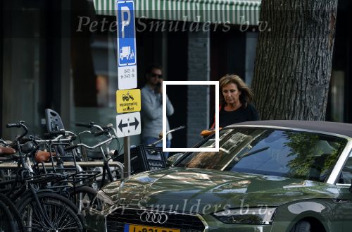 Amsterdam 24 augustus 2021
Astrid Joosten aan het winkelen in Amsterdam zuid.