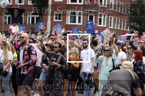 Amsterdam 21 augustus 2021
Demonstratie Mute us in amsterdam . Er zijn meerdere djs aanwezig zoals Sunnery James Ryan Marciano Ronald Molendijk Fred v Leer Sidney Brandeis en Menno Kohler.