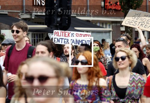 Amsterdam 21 augustus 2021
Demonstratie Mute us in amsterdam . Er zijn meerdere djs aanwezig zoals Sunnery James Ryan Marciano Ronald Molendijk Fred v Leer Sidney Brandeis en Menno Kohler.