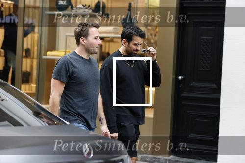 Amstetdam 25 augustus 2021
Dotan met zijn partner / vriend Grant Boone op de PC hooftstraat