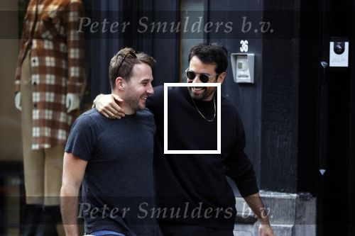 Amstetdam 25 augustus 2021
Dotan met zijn partner / vriend Grant Boone op de PC hooftstraat