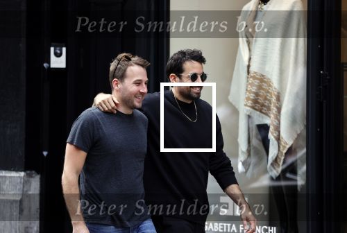 Amstetdam 25 augustus 2021
Dotan met zijn partner / vriend Grant Boone op de PC hooftstraat