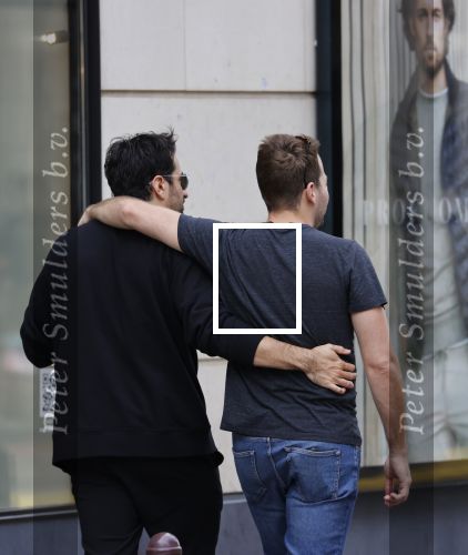 Amstetdam 25 augustus 2021
Dotan met zijn partner / vriend Grant Boone op de PC hooftstraat