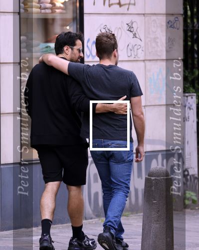Amstetdam 25 augustus 2021
Dotan met zijn partner / vriend Grant Boone op de PC hooftstraat