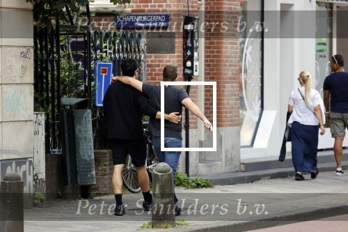 Amstetdam 25 augustus 2021
Dotan met zijn partner / vriend Grant Boone op de PC hooftstraat