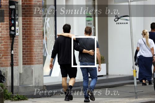 Amstetdam 25 augustus 2021
Dotan met zijn partner / vriend Grant Boone op de PC hooftstraat